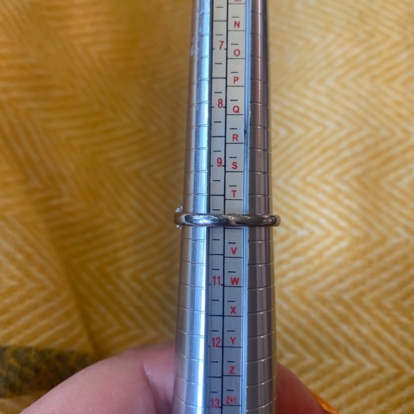 Beautiful Statement Silvertone NVC Ring With Clear Glass Stone Size 10 - Picture 5 of 10